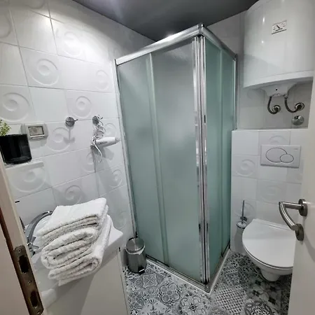 Studio Apartman Tirza Valbruna *
